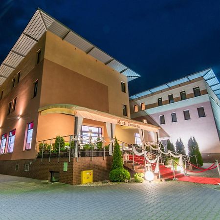 Hotel Texicana Sulechów Dış mekan fotoğraf
