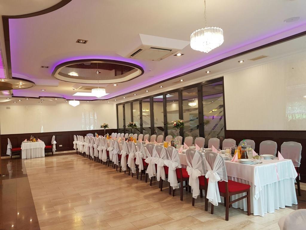 Hotel Texicana Sulechów Dış mekan fotoğraf