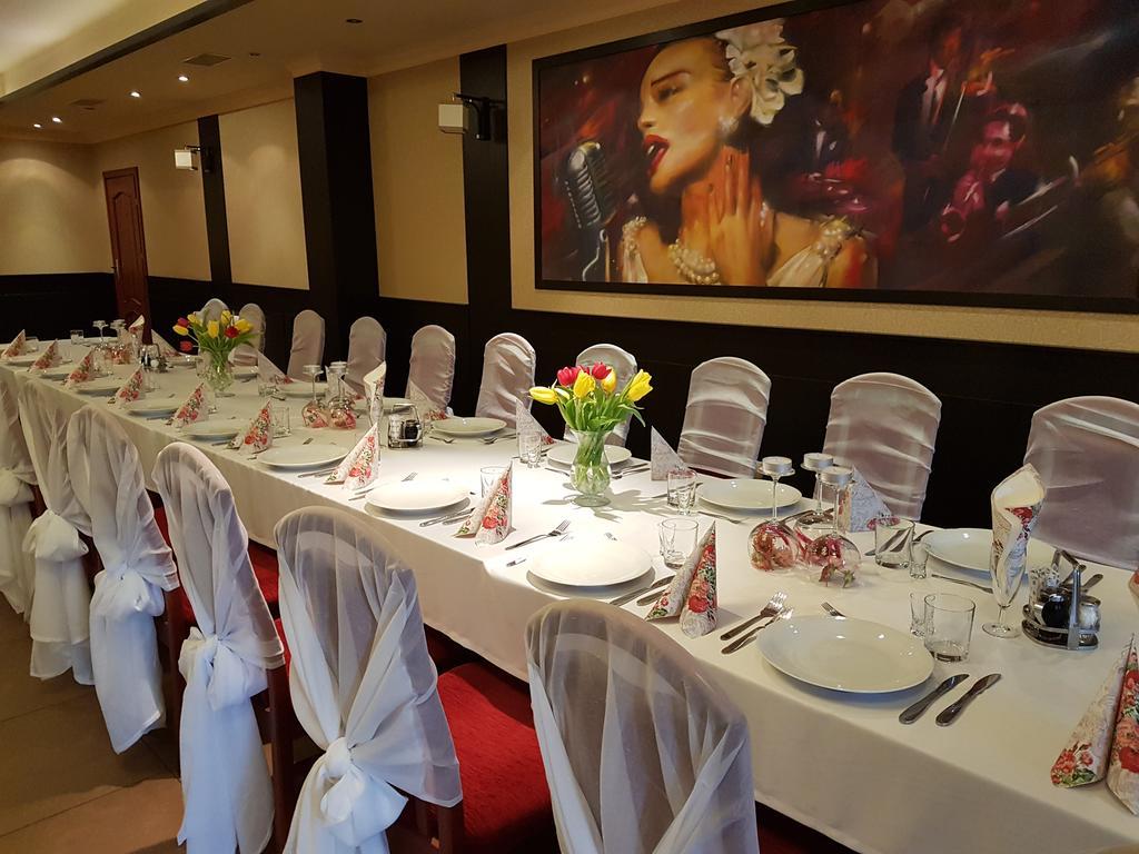 Hotel Texicana Sulechów Dış mekan fotoğraf