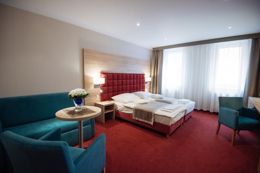 Hotel Texicana Sulechów Dış mekan fotoğraf