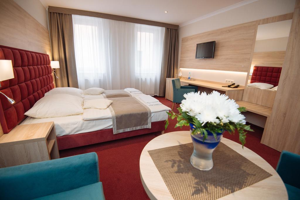 Hotel Texicana Sulechów Dış mekan fotoğraf