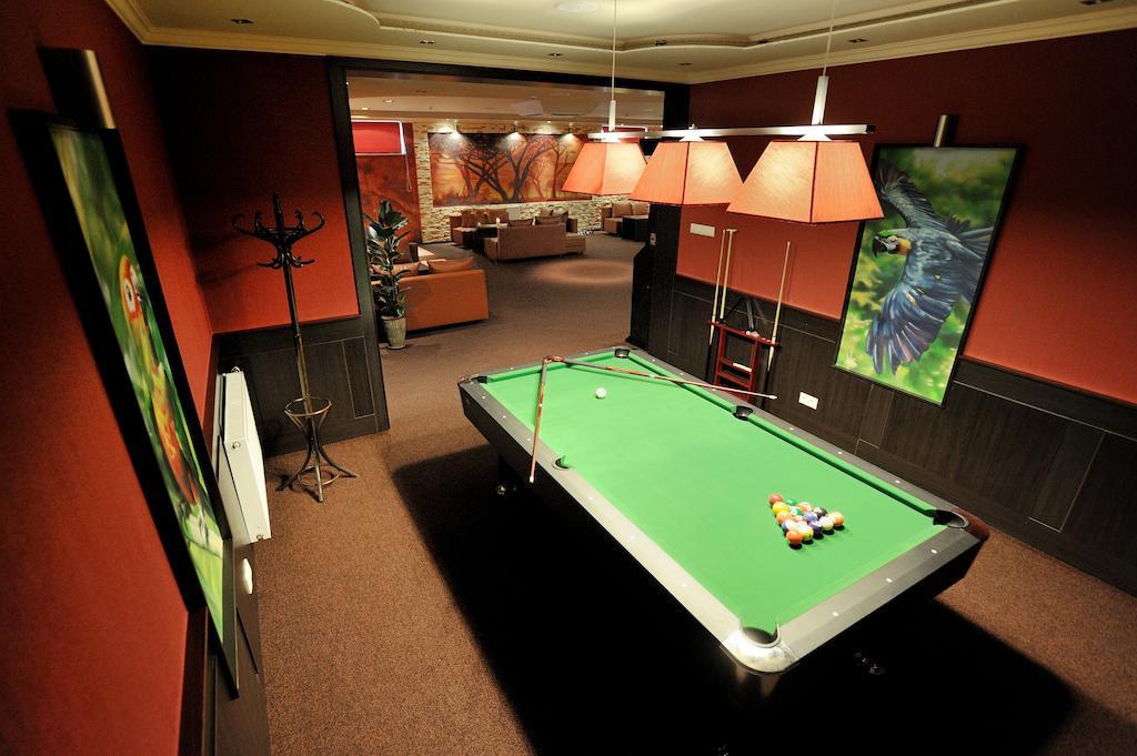 Hotel Texicana Sulechów Dış mekan fotoğraf