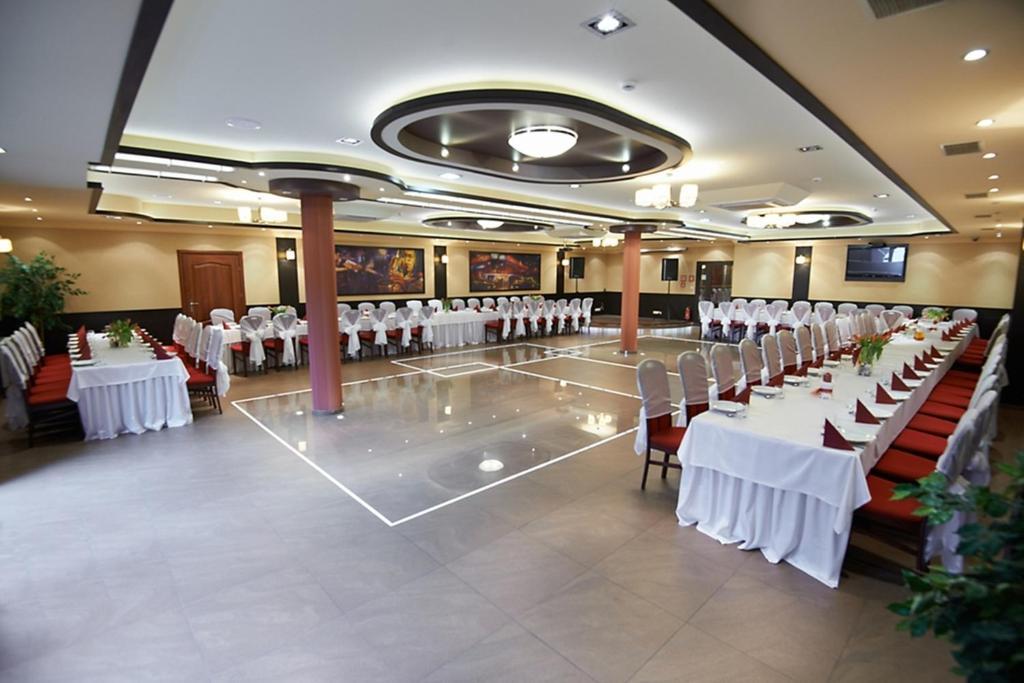 Hotel Texicana Sulechów Dış mekan fotoğraf