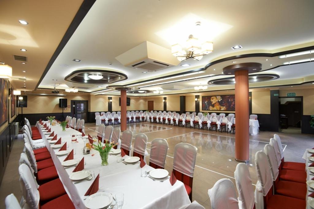 Hotel Texicana Sulechów Dış mekan fotoğraf