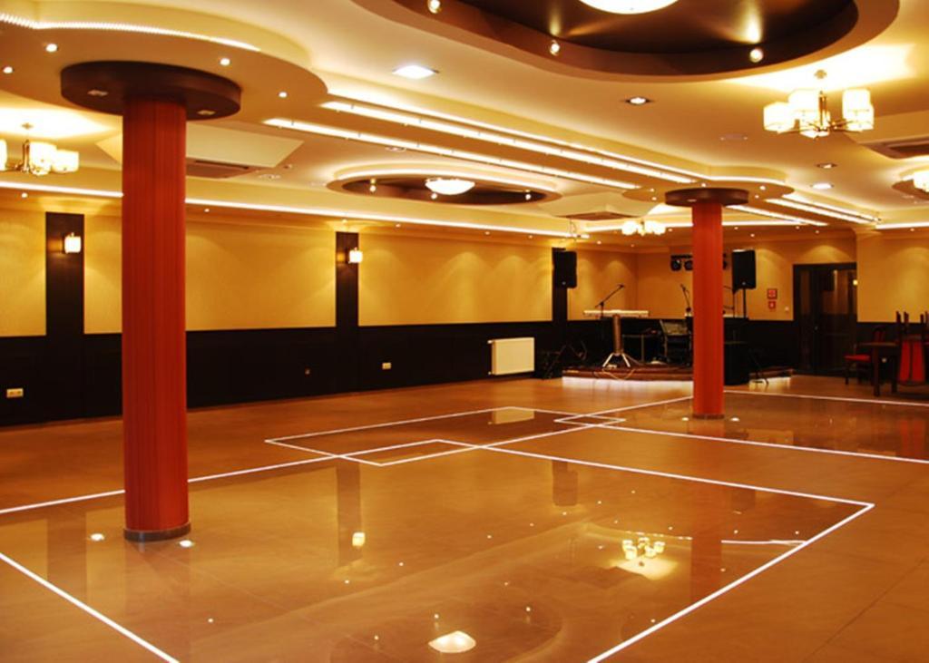 Hotel Texicana Sulechów Dış mekan fotoğraf