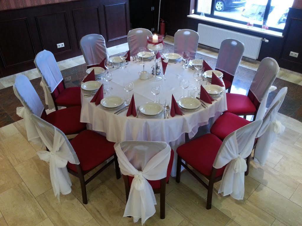 Hotel Texicana Sulechów Dış mekan fotoğraf
