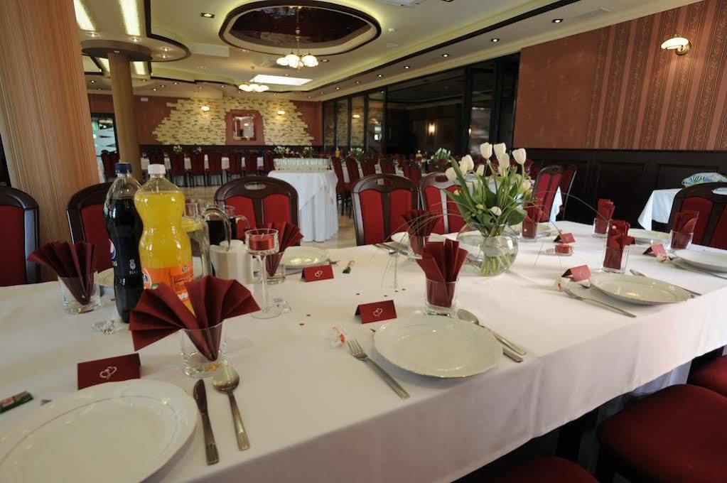 Hotel Texicana Sulechów Dış mekan fotoğraf