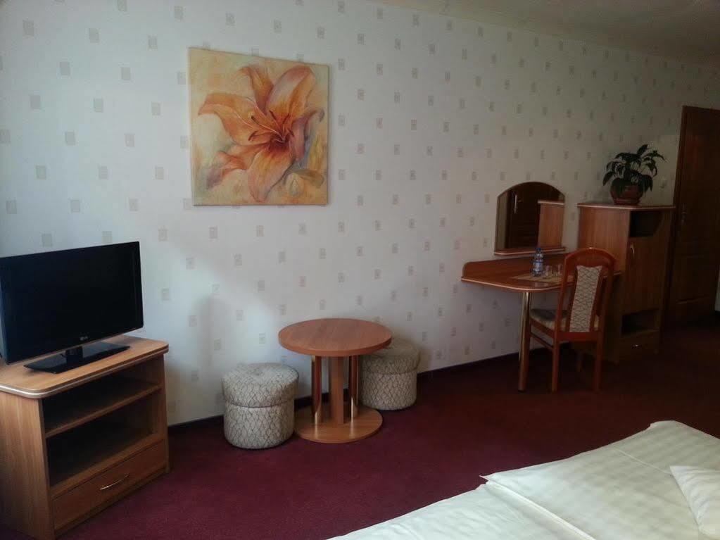 Hotel Texicana Sulechów Dış mekan fotoğraf