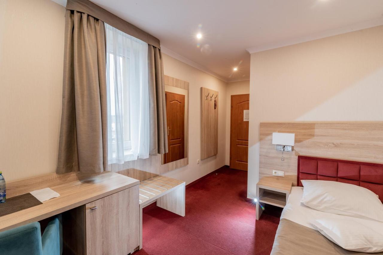 Hotel Texicana Sulechów Dış mekan fotoğraf