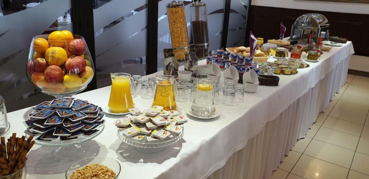 Hotel Texicana Sulechów Dış mekan fotoğraf