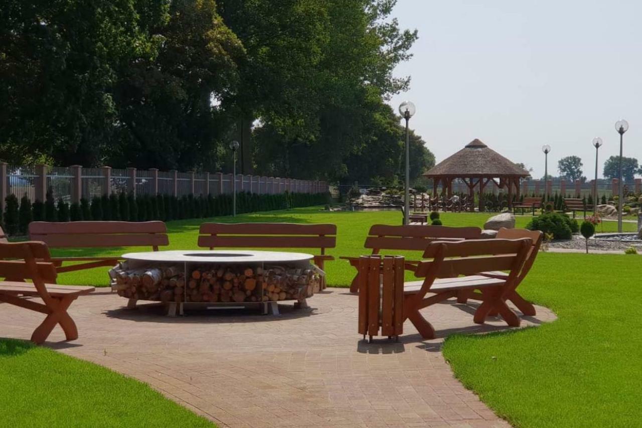 Hotel Texicana Sulechów Dış mekan fotoğraf