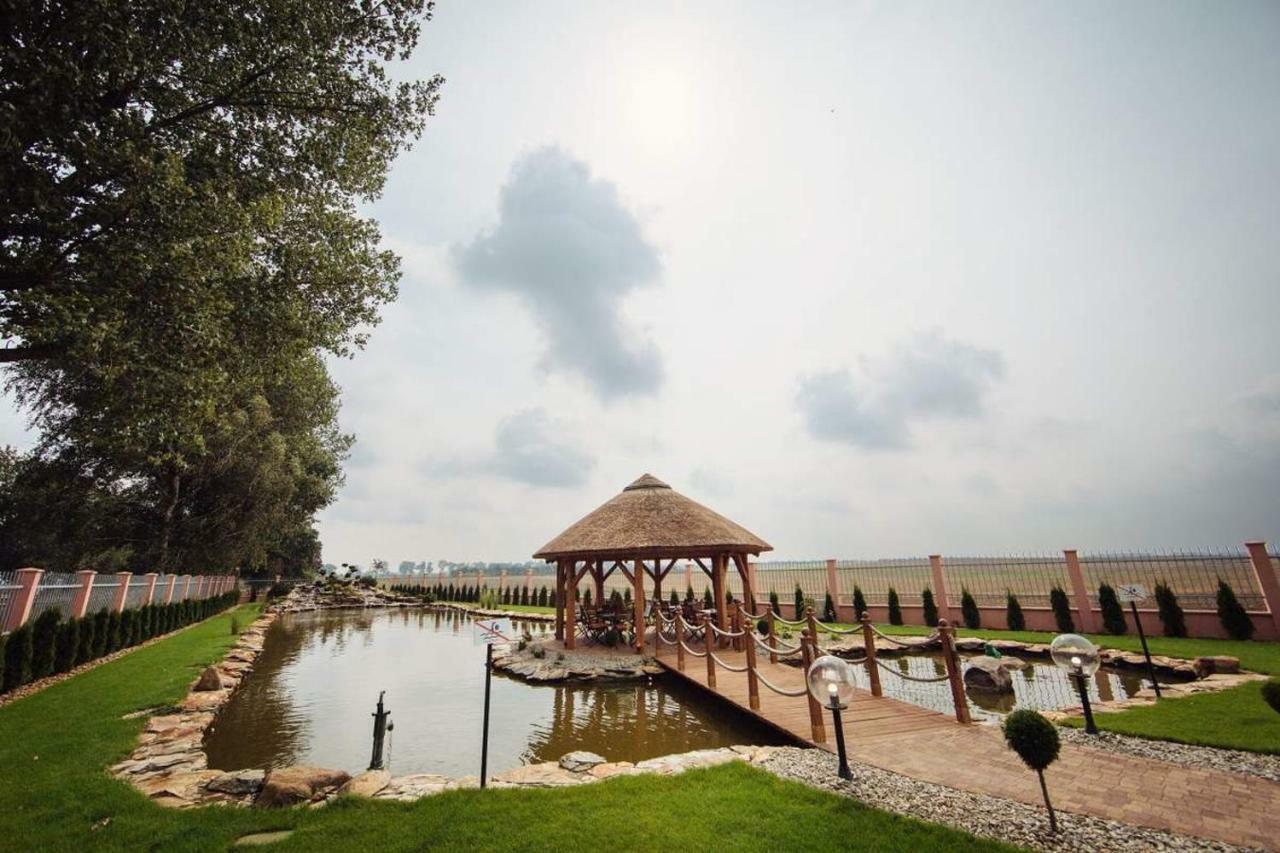 Hotel Texicana Sulechów Dış mekan fotoğraf