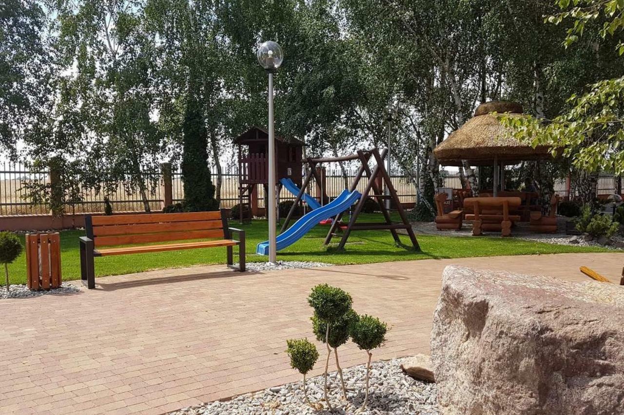 Hotel Texicana Sulechów Dış mekan fotoğraf